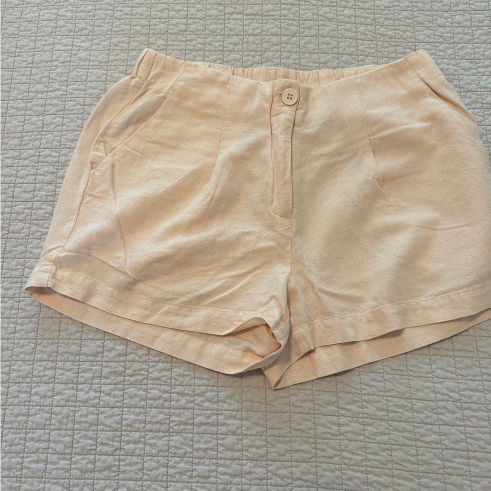 Venus peach color shorts. NWOT